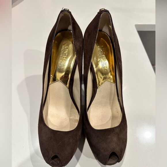Michael Kors Lesly Pump - Picture 1 of 9
